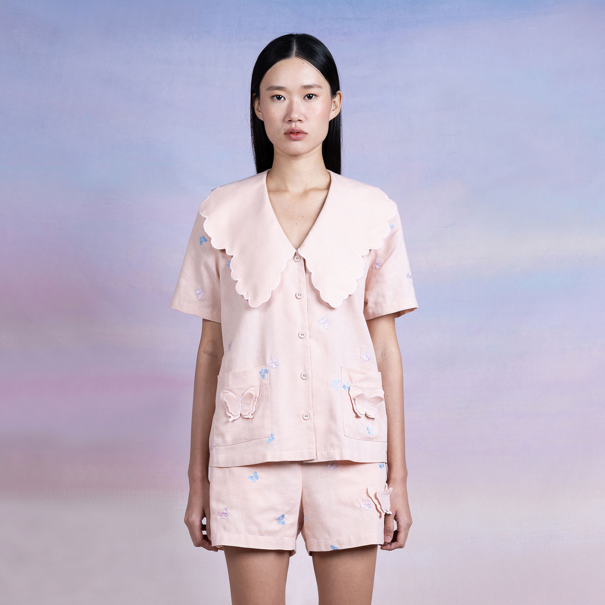 [Disaya] - Amber Linen Shirt with Butterfly Collar, Linen Shirt with Butterfly Collar Detail. ราคา 3,545 บาท*ส่งฟรี