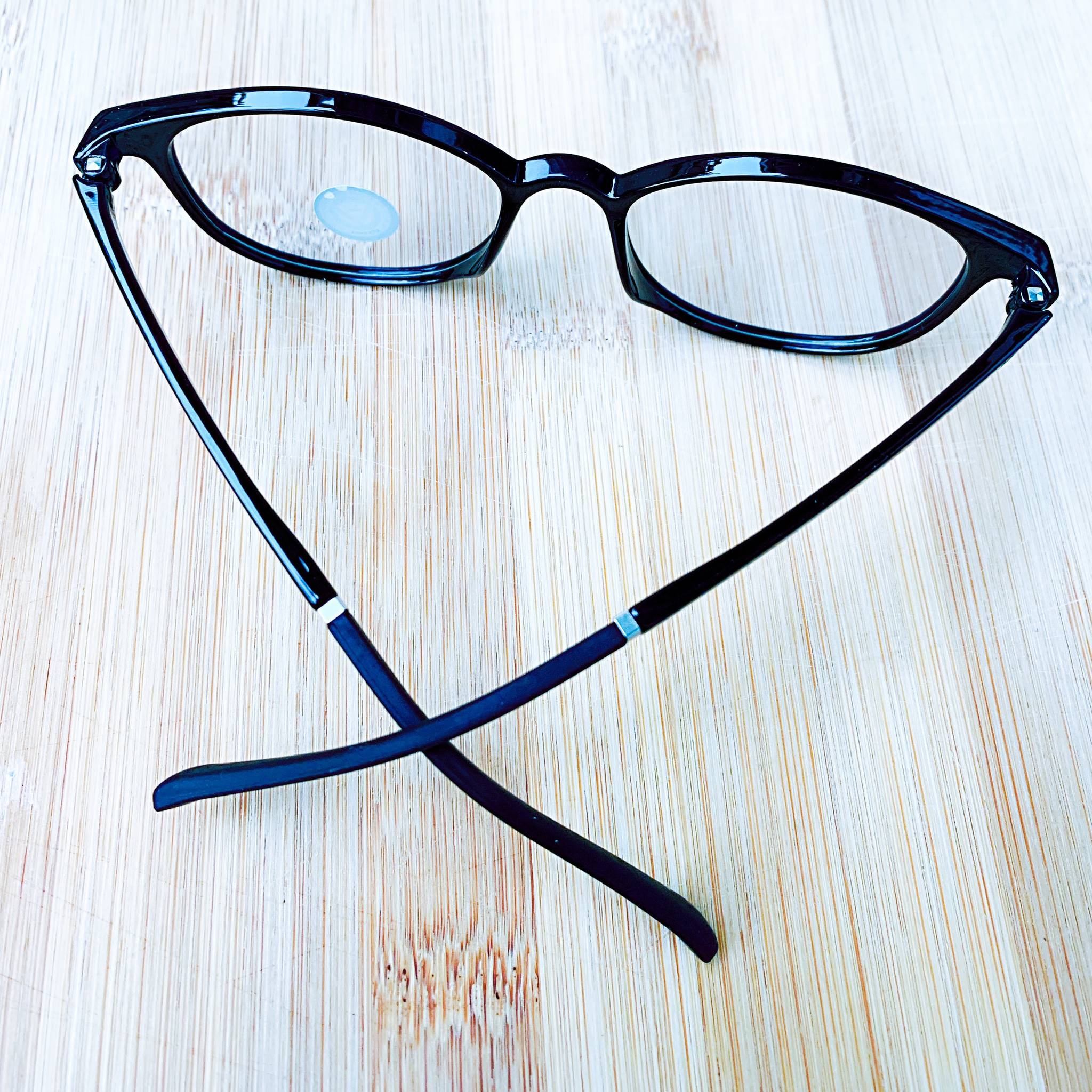 ข้อมูลเพิ่มเติมของ แว่นสายตายาว แว่นสายตาสั้น auto Glasses แว่นกรองแสง ออโต้เลนส์ กรอบสีดำล้วน ทรงรี ปรับสีเข้มขึ้นโดยอัตโนมัติ แว่นตา Phariya แว่นเปลี่ยนสี