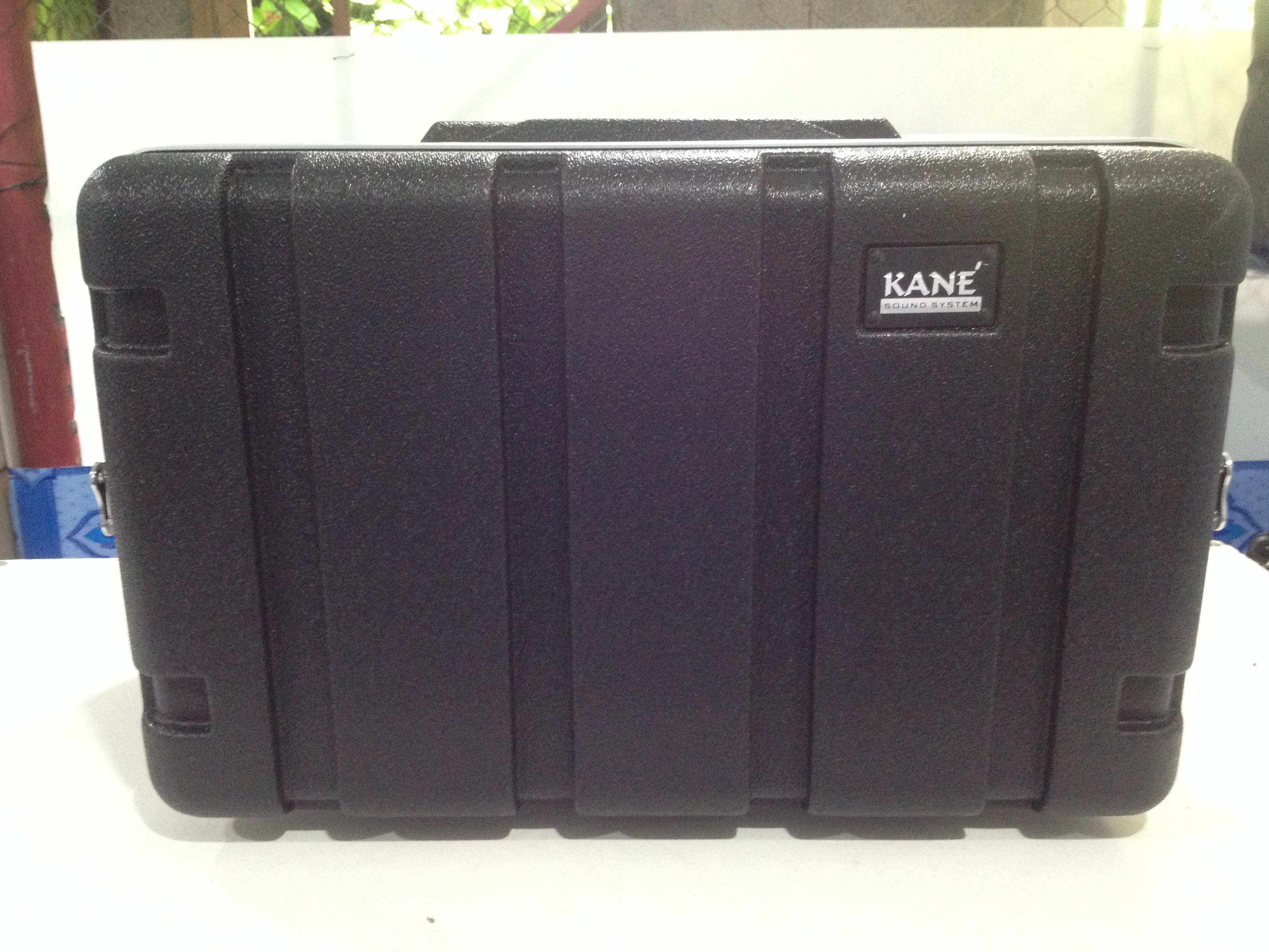 อุปกรณ์เครื่องเสียงและระบบเสียง ตู้แร็คสำหรับใส่เครื่องเสียง และอุปกรณ์ Rack ABS 6US ลึก 12" Kane 37x36x56 cm 6 Unit
