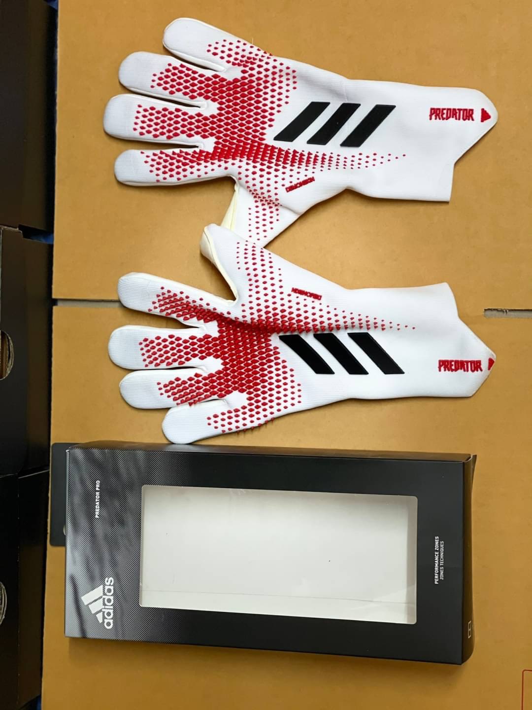 ถุงมือผู้รักษาประตู adidas predator หรับผู้ชายหรือผู้หญิง