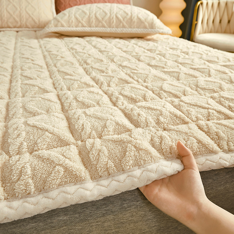 Abraca Dabra ที่นอนผ้าแจ็คการ์ดกํามะหยี่นม ที่นอนคุณภาพสูง ท็อปเปอร์ เสื่อทาทามิ ที่นอนดีไซน์หนา ที่นอนอุ่นพับได้ (ขนาด 3/3.5/5/6/6.5 ฟุต) นุ่ม ฟู พร้อมสายรัด 4 มุม ใช้เป็นที่นอนเสริมได้ ราคา 199 บาท*ส่งฟรี