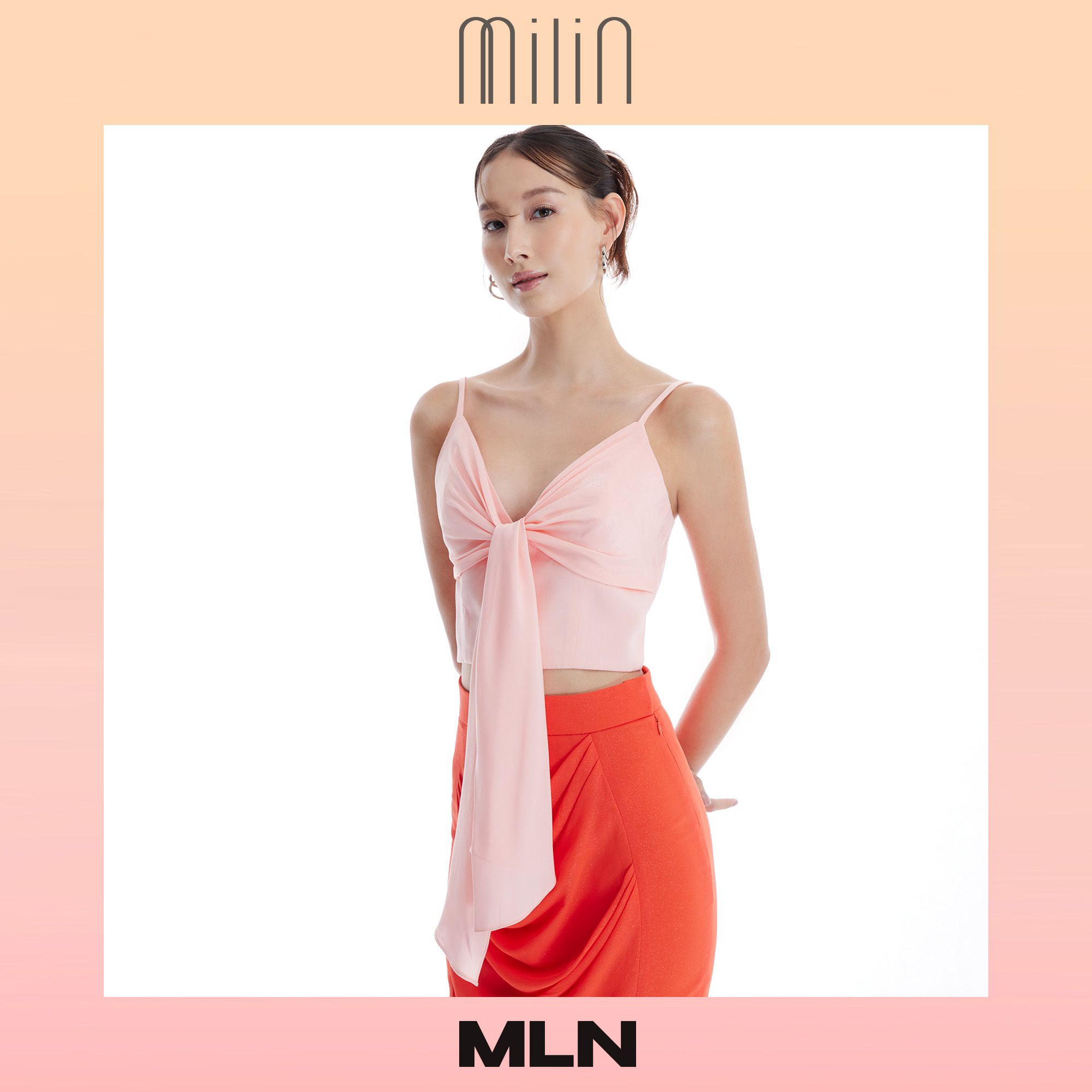 [MILIN] Front knotted spaghetti straps crop top เสื้อสายเดี่ยวคอวีผูกหน้า Grace Top ราคา 1,140 บาท*ส่งฟรี