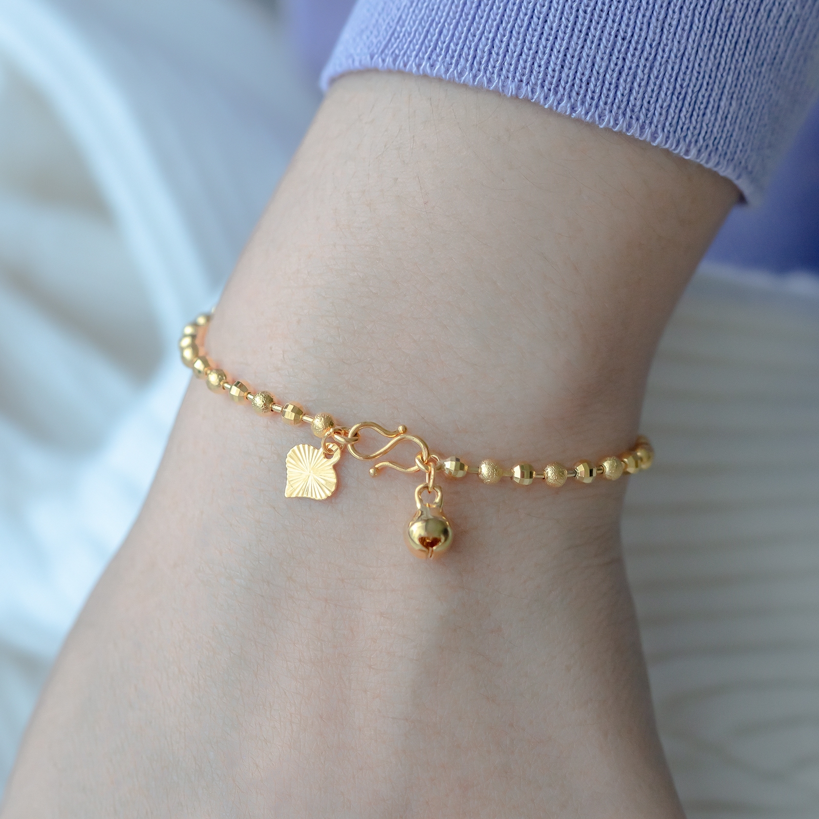 Ready to Send!! 24K Gold Bracelet Italian Bracelet Korean Bracelet, Gold Bracelet, Xuping Bracelet, Lots of Patterns, Can Be Worn in the Shower, Won'T Peel Off, Won'T Turn Black. ราคา 95 บาท*ส่งฟรี