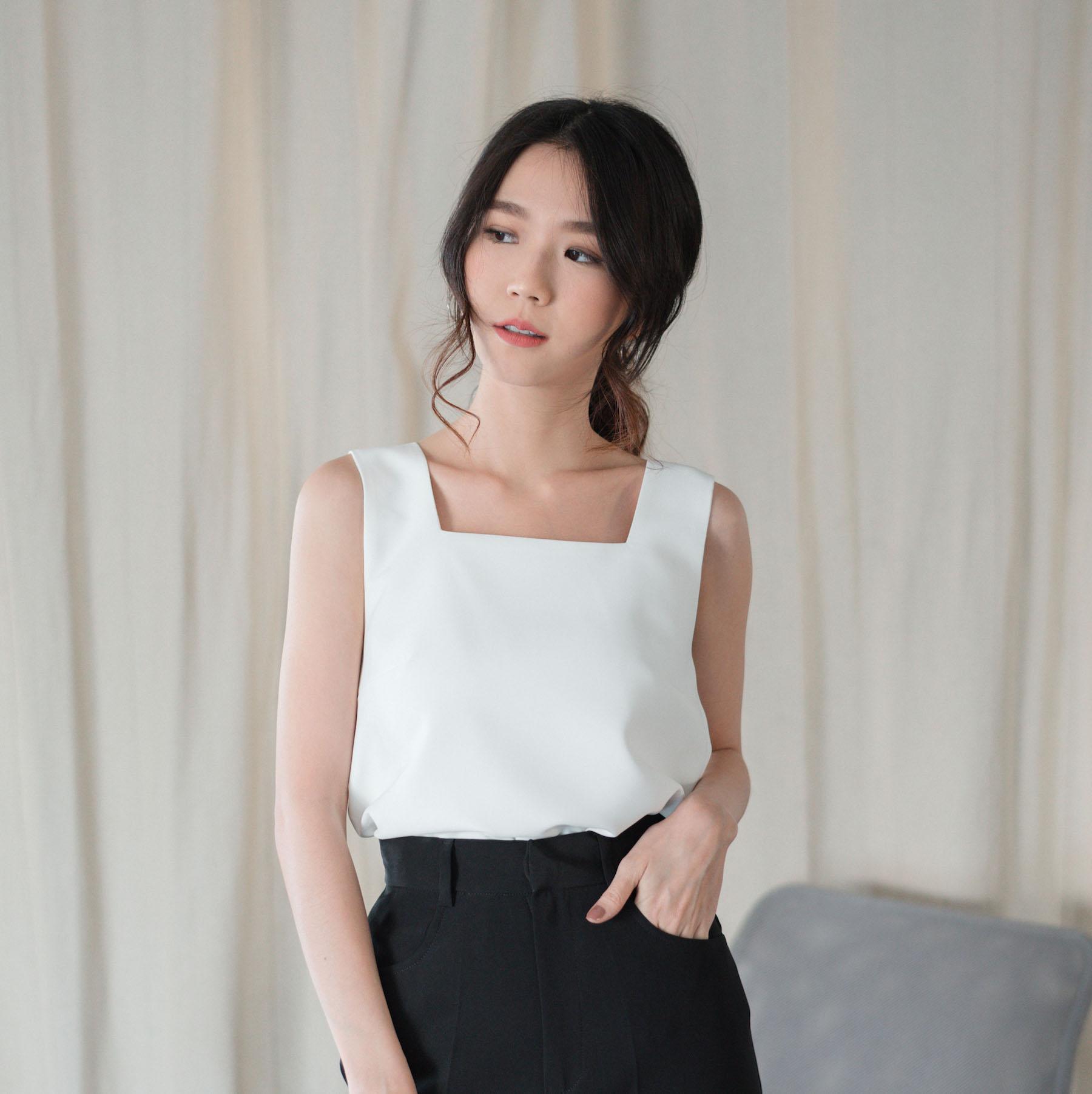 Sew am i Coconut topWhite เสื้อแขนกุด สีขาว Sew am i Coconut topWhite เสื้อแขนกุด สีขาว