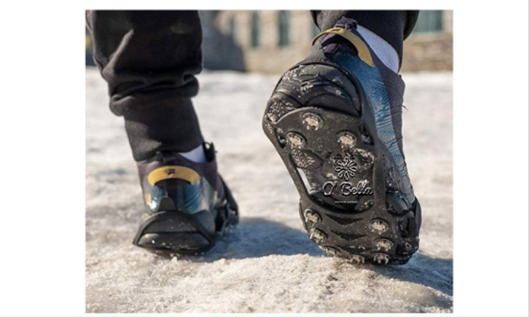 ภาพที่ให้รายละเอียดเกี่ยวกับ แผ่นยางกันลืนหิมะ รุ่นใหม่มีสายรัด กระชับมากขึ้น หัวหมุดจิก10 หมุด (sgoo5) แผ่นกันรองเท้าลื่น ที่ติดรองเท้ากันลื่นหิมะ แผ่นยางรองกันลื่นบนพื้นน้ำแข็ง พื้นหิมะ ตัวรัดเท้ากันลื่น แผ่นกันลื่น แผ่นดอกยางรองเท้ากันลื่น สำหรับเดินบนหิมะ ยางซิลิโคนรองเท้ากันลื่น
